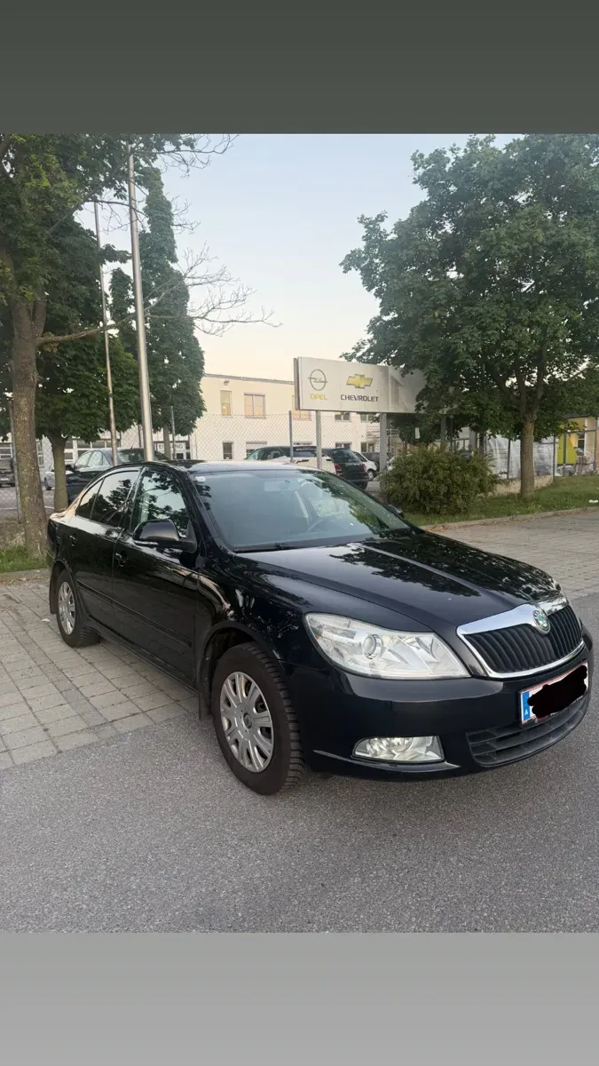 Skoda Octavia 2010 photo 2