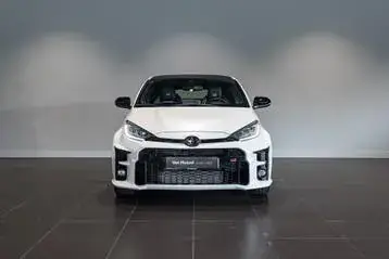 Toyota Yaris 2024 photo 2