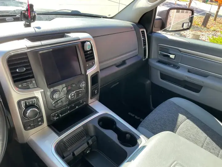 Dodge Ram 1500 2020 photo 2