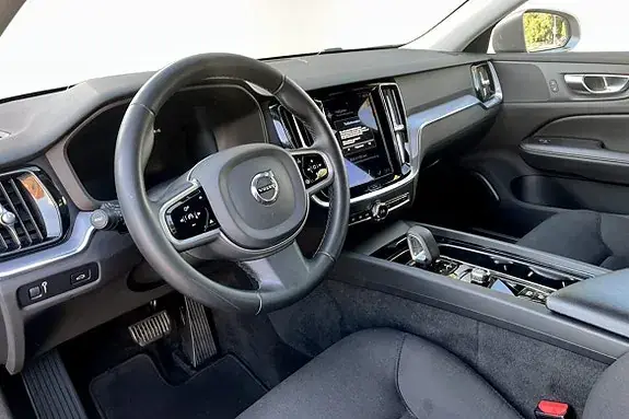 Volvo V60 Cross Country 2022 photo 5