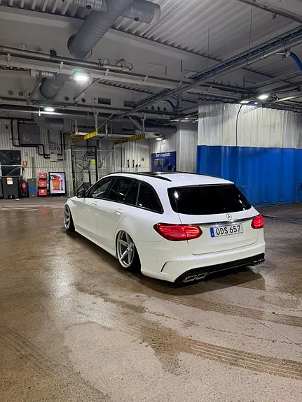 Mercedes-Benz C220 2017 photo 3