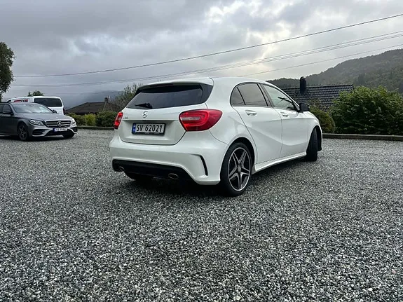Mercedes-Benz A180 2015 photo 4