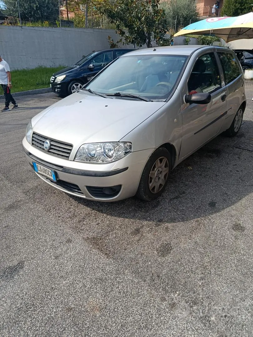 Fiat Punto 2005 photo 2