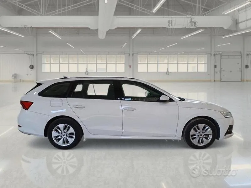 Skoda Octavia 2024 photo 3