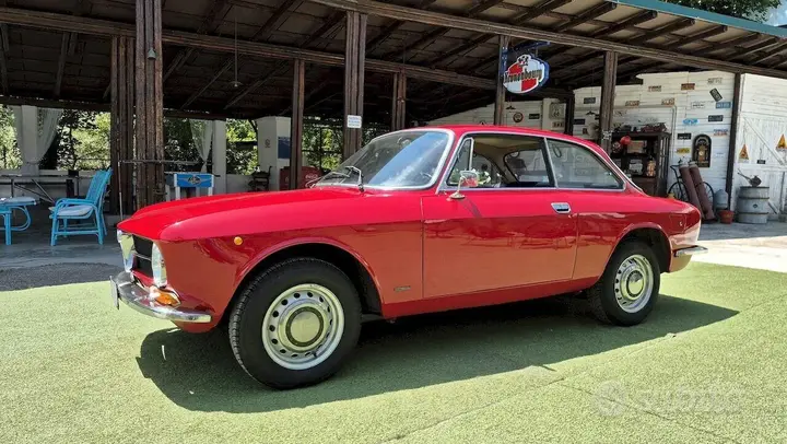 Alfa Romeo Gt 1300 Junior 1971 photo 4