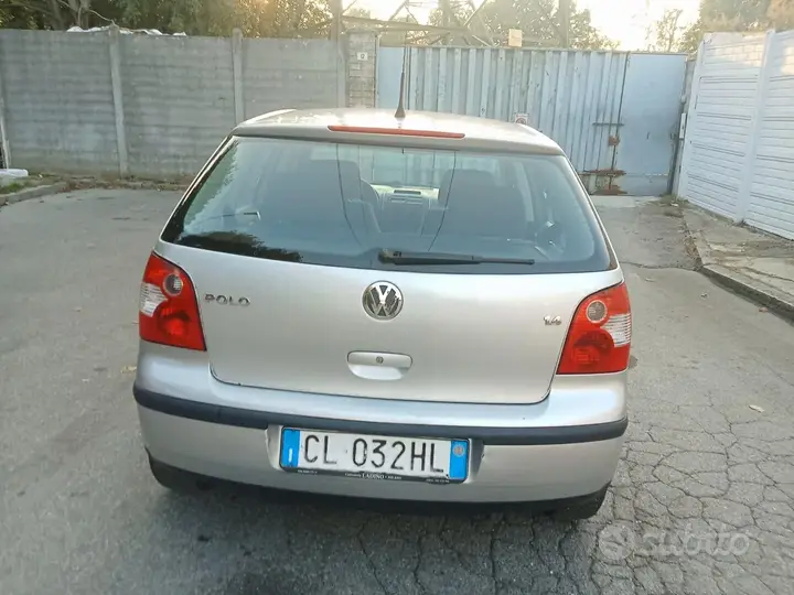 Volkswagen Polo 2006 photo 2