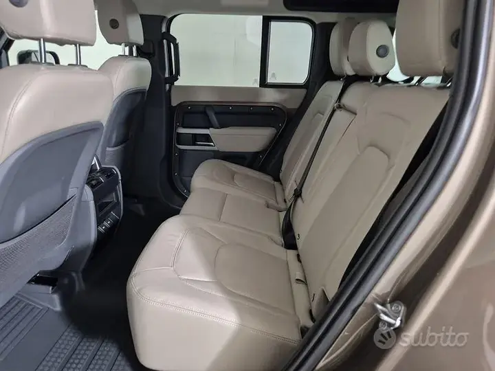 Land Rover Defender 2023 photo 5