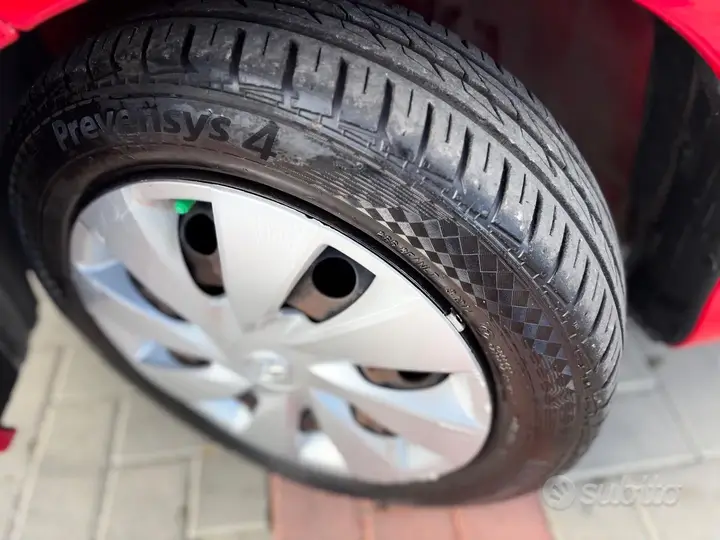 Toyota Aygo 2013 photo 3