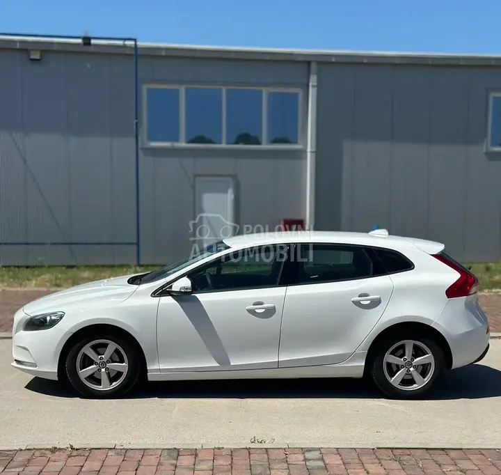 Volvo V40 2013 photo 2