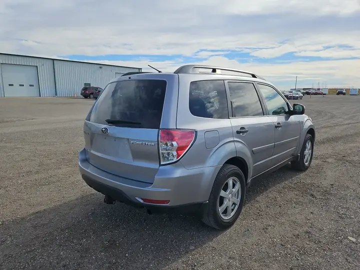 Subaru Forester 2010 photo 4