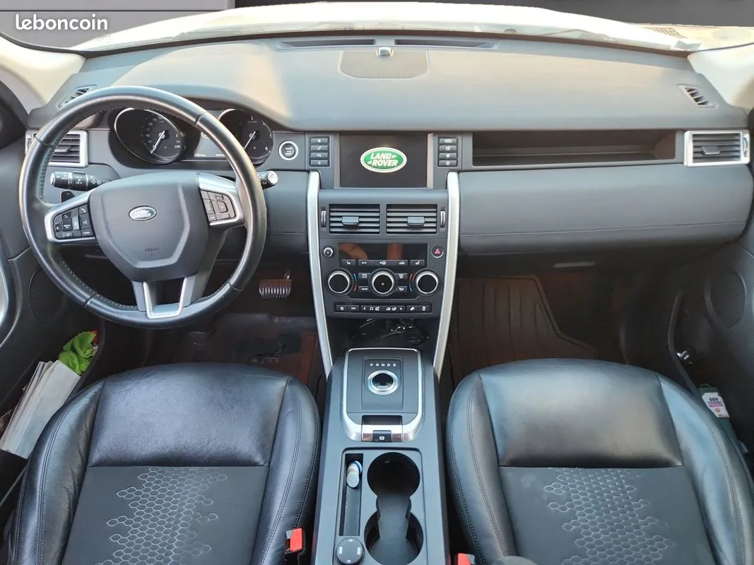 Land Rover Discovery 2018 photo 2