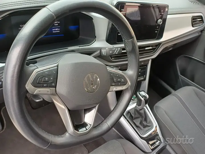Volkswagen T-Roc 2023 photo 4