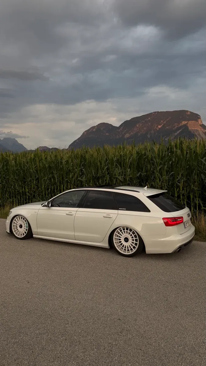 Audi A6 2013 photo 2
