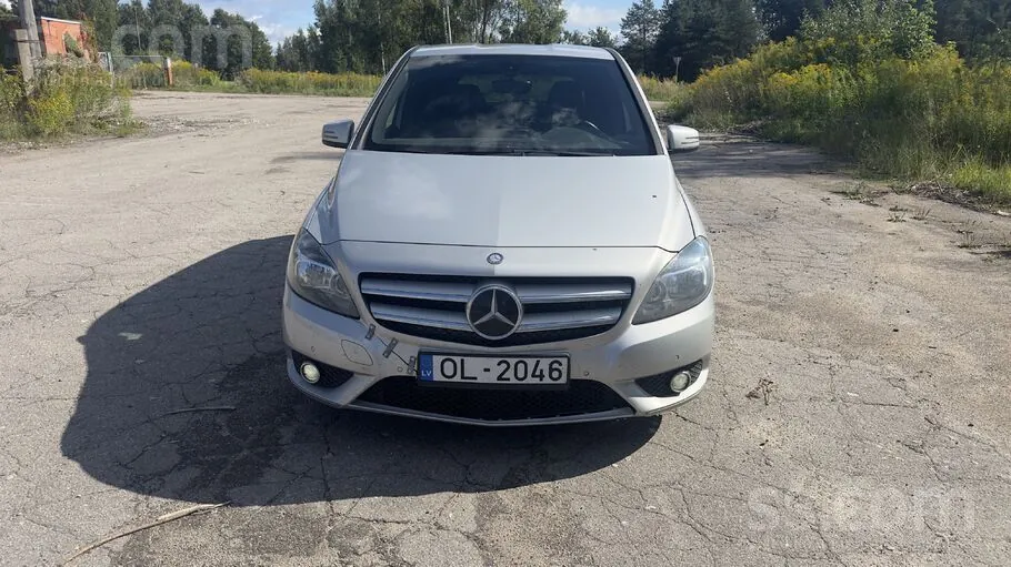 Mercedes-Benz B200 2014 photo 4