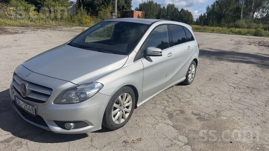 Mercedes-Benz B200 2014 photo 2