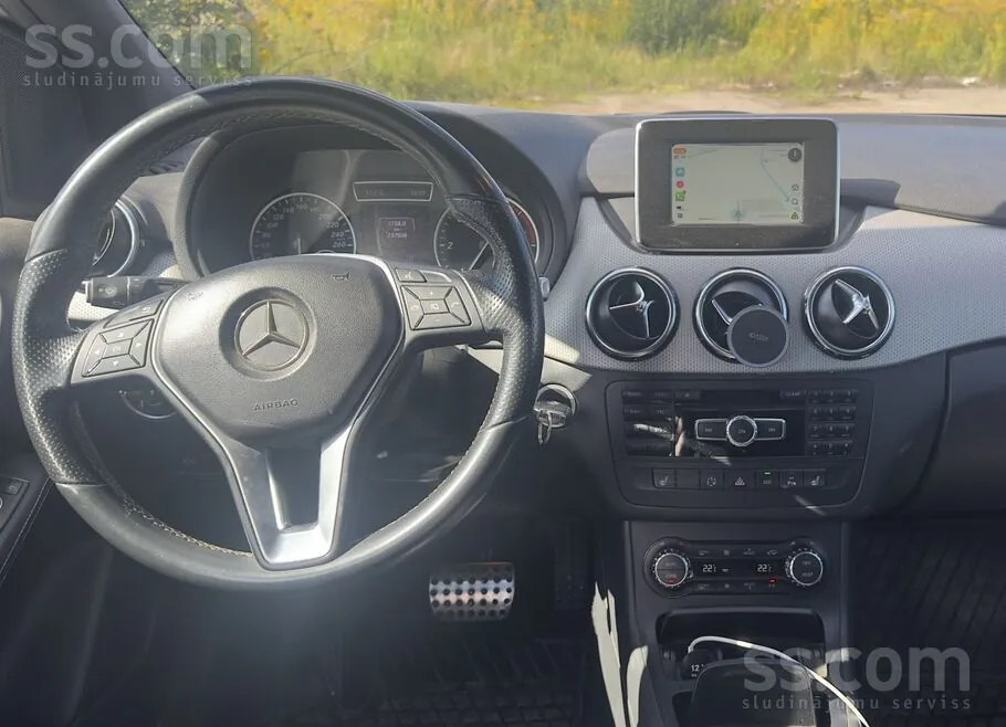 Mercedes-Benz B200
