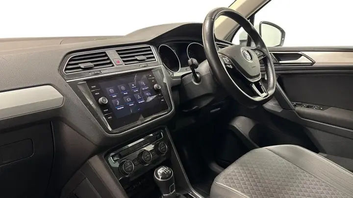 Volkswagen Tiguan 2018 photo 2