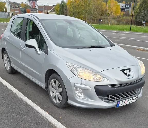 Peugeot 308 2010 photo 2