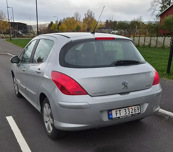 Peugeot 308 2010 photo 3