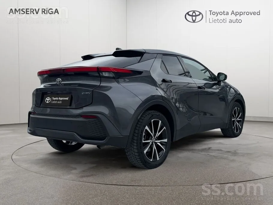 Toyota C-Hr 2025 photo 2