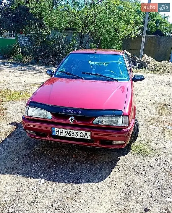 Renault 19