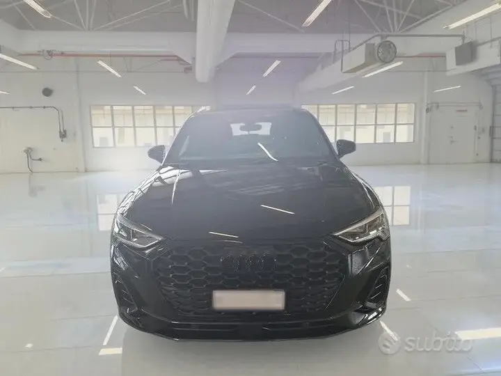 Audi Q3 2021 photo 2