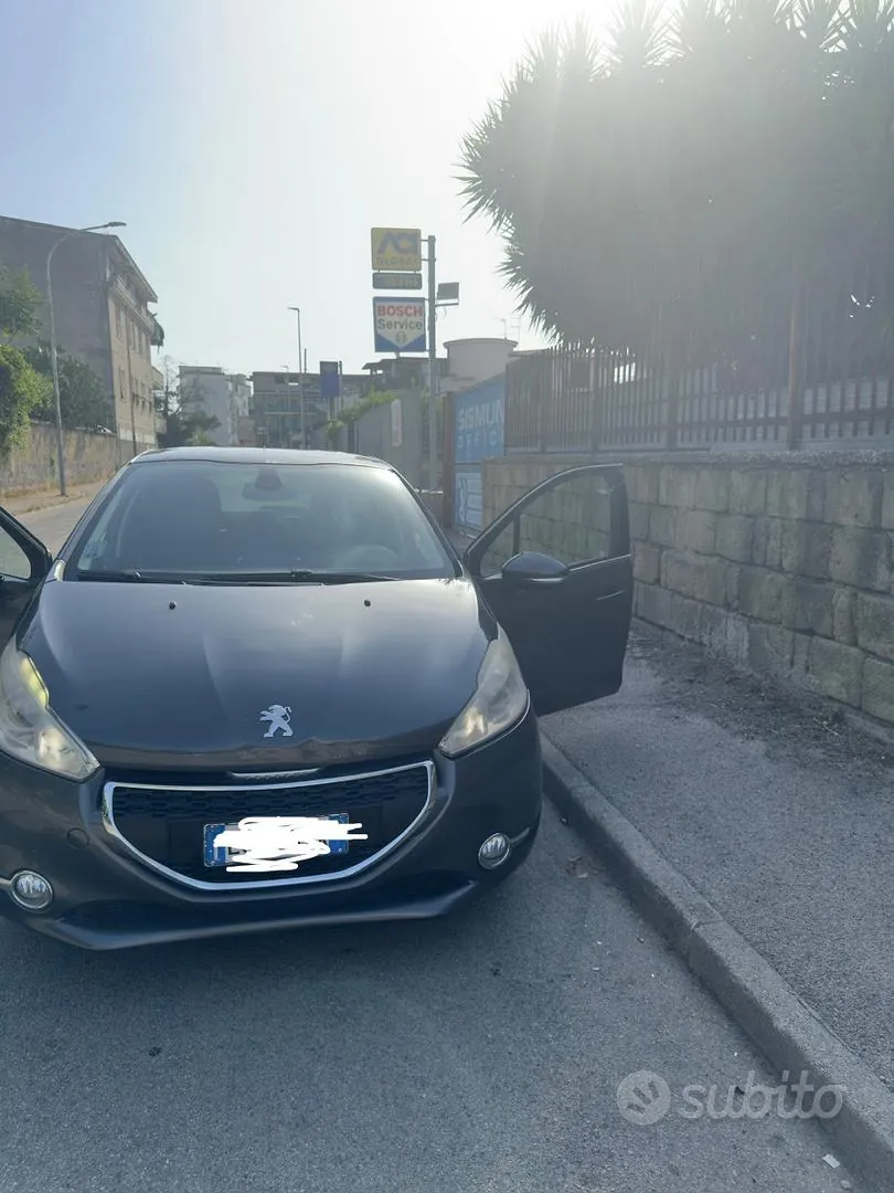 Peugeot 208 2013 photo 5