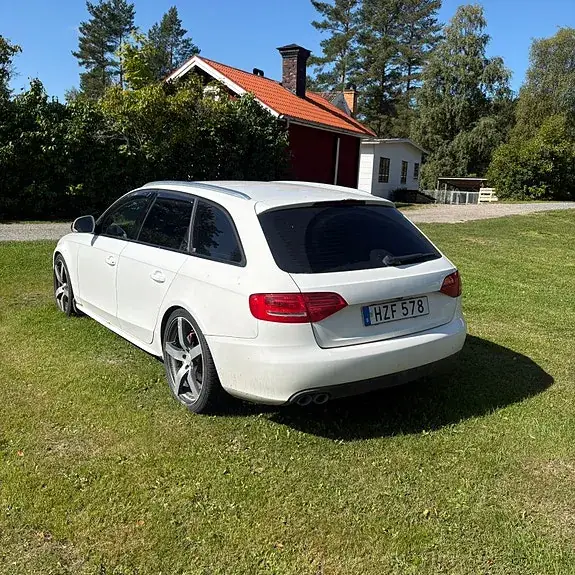 Audi A4 2009 photo 3
