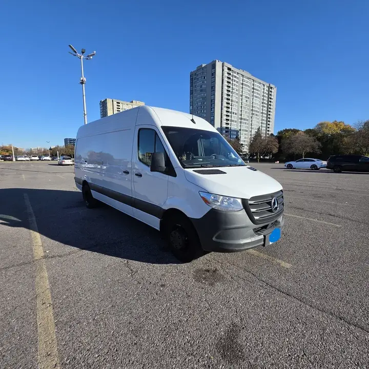 Mercedes-Benz Sprinter Van 2023 photo 4