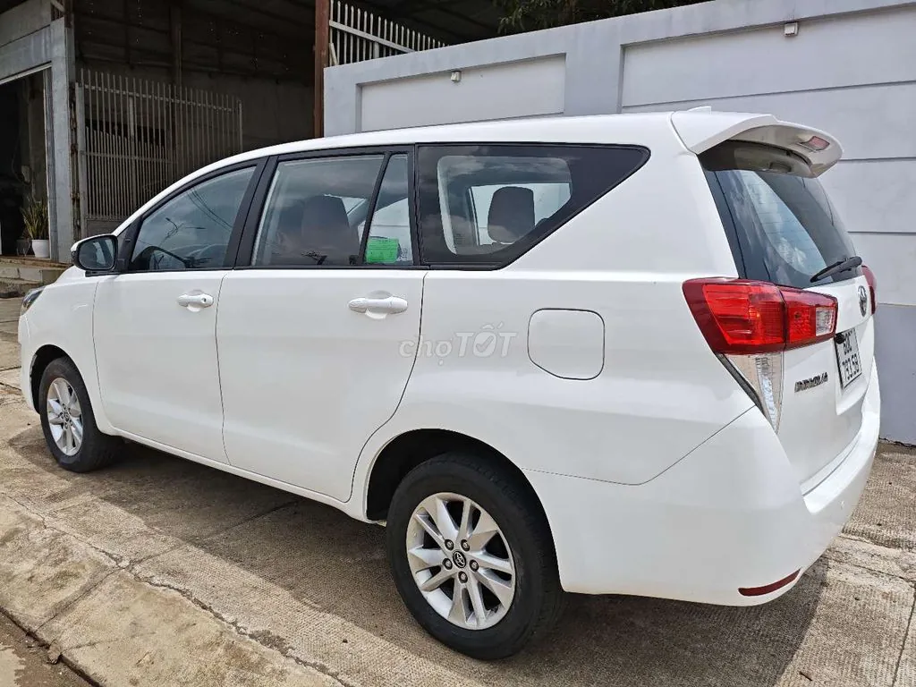 Toyota Innova 2018 photo 2