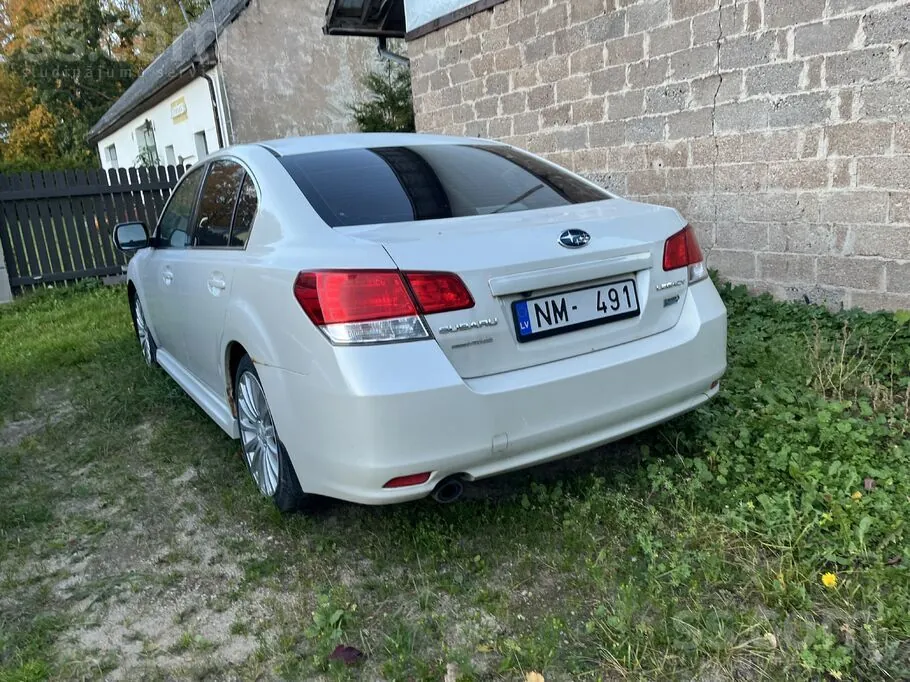 Subaru Legacy 2010 photo 3