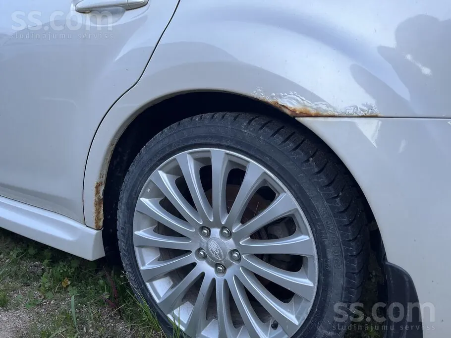 Subaru Legacy 2010 photo 4
