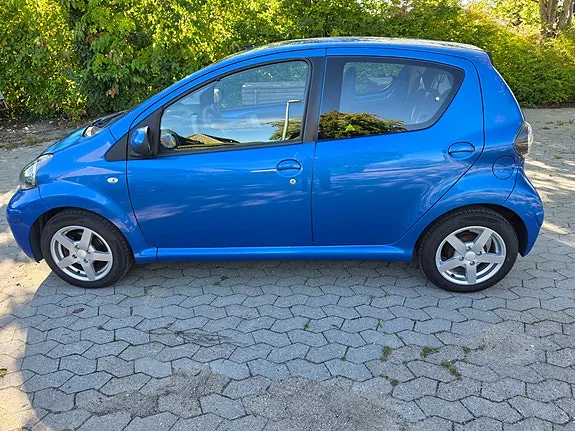 Toyota Aygo 2011 photo 5