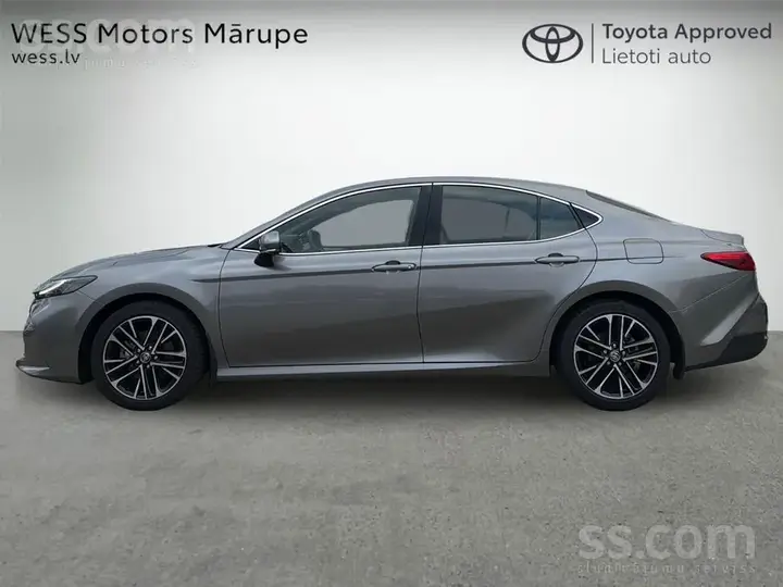 Toyota Camry 2025 photo 3
