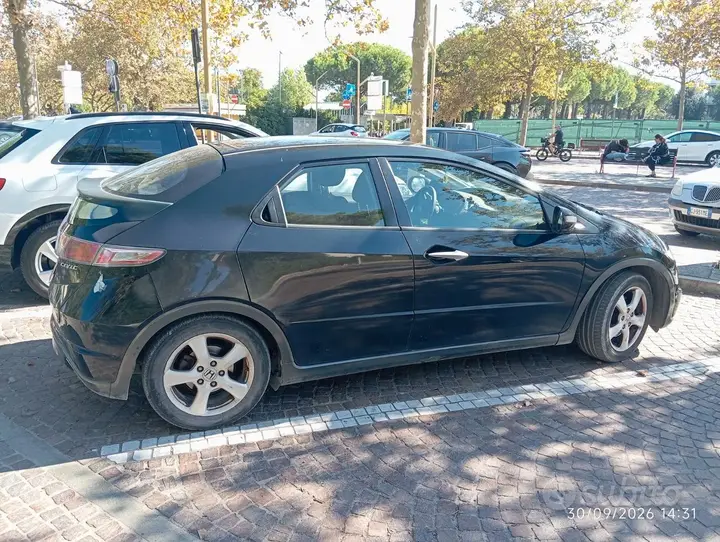 Honda Civic 2010 photo 2