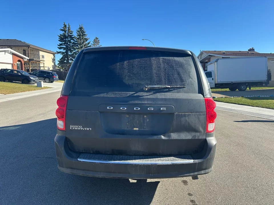 Dodge Grand Caravan 2012 photo 3