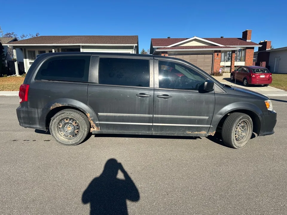 Dodge Grand Caravan 2012 photo 2