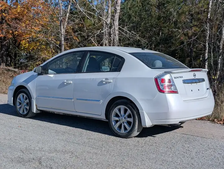 Nissan Sentra 2012 photo 4