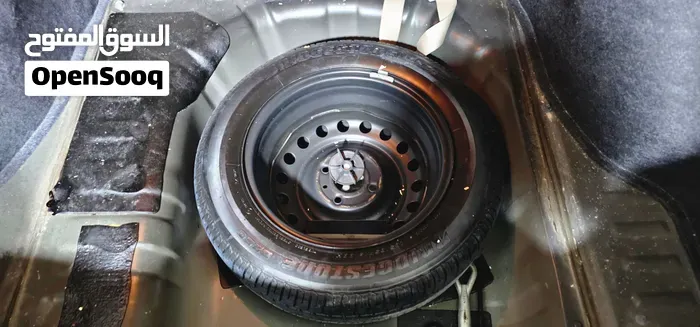 Nissan Tiida 2012 photo 2
