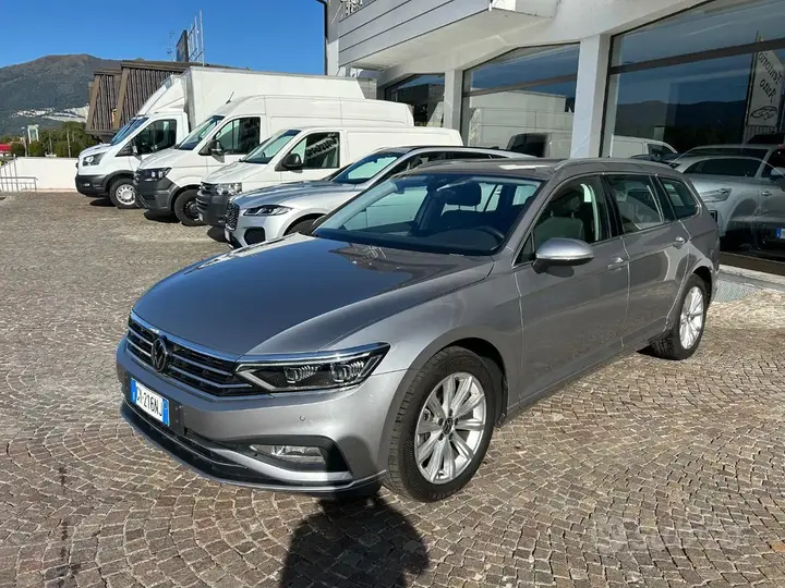 Volkswagen Passat 2023 photo 2