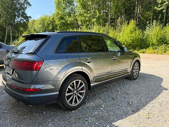 Audi Q7 2017 photo 3