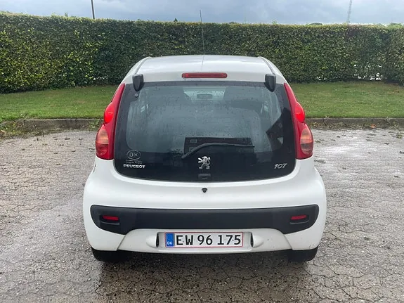 Peugeot 107 2010 photo 3
