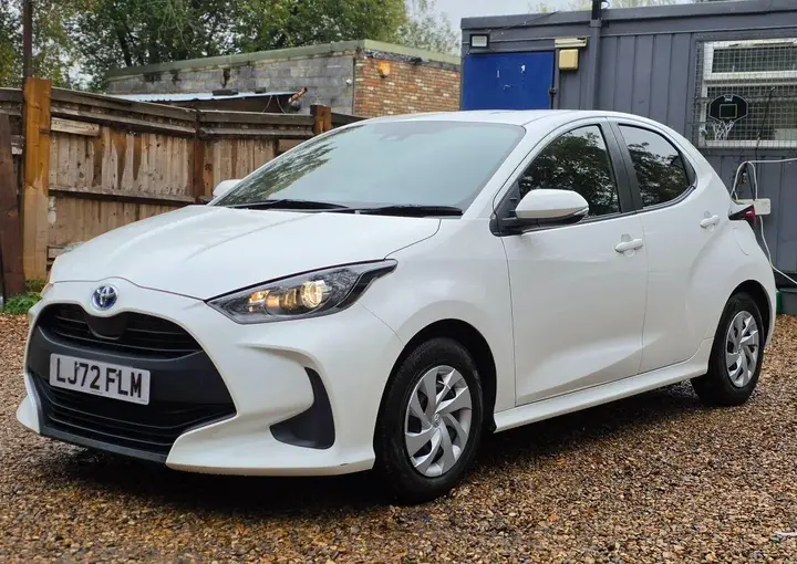 Toyota Yaris 2023 photo 4