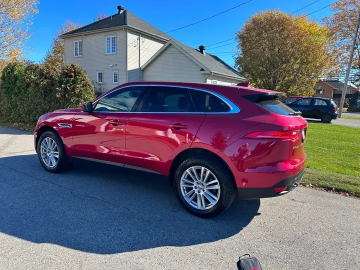 Jaguar F-Pace 2018 photo 2