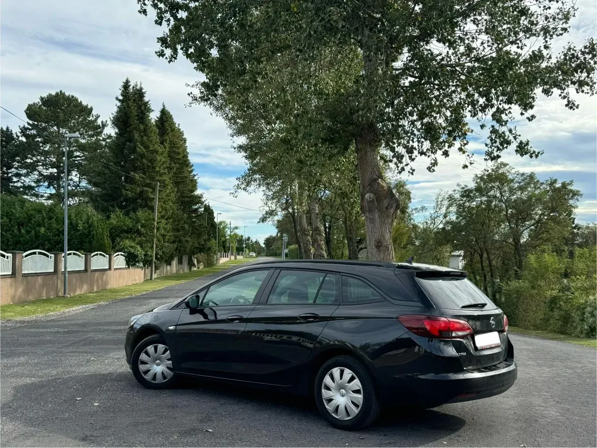 Opel Astra 2019 photo 2