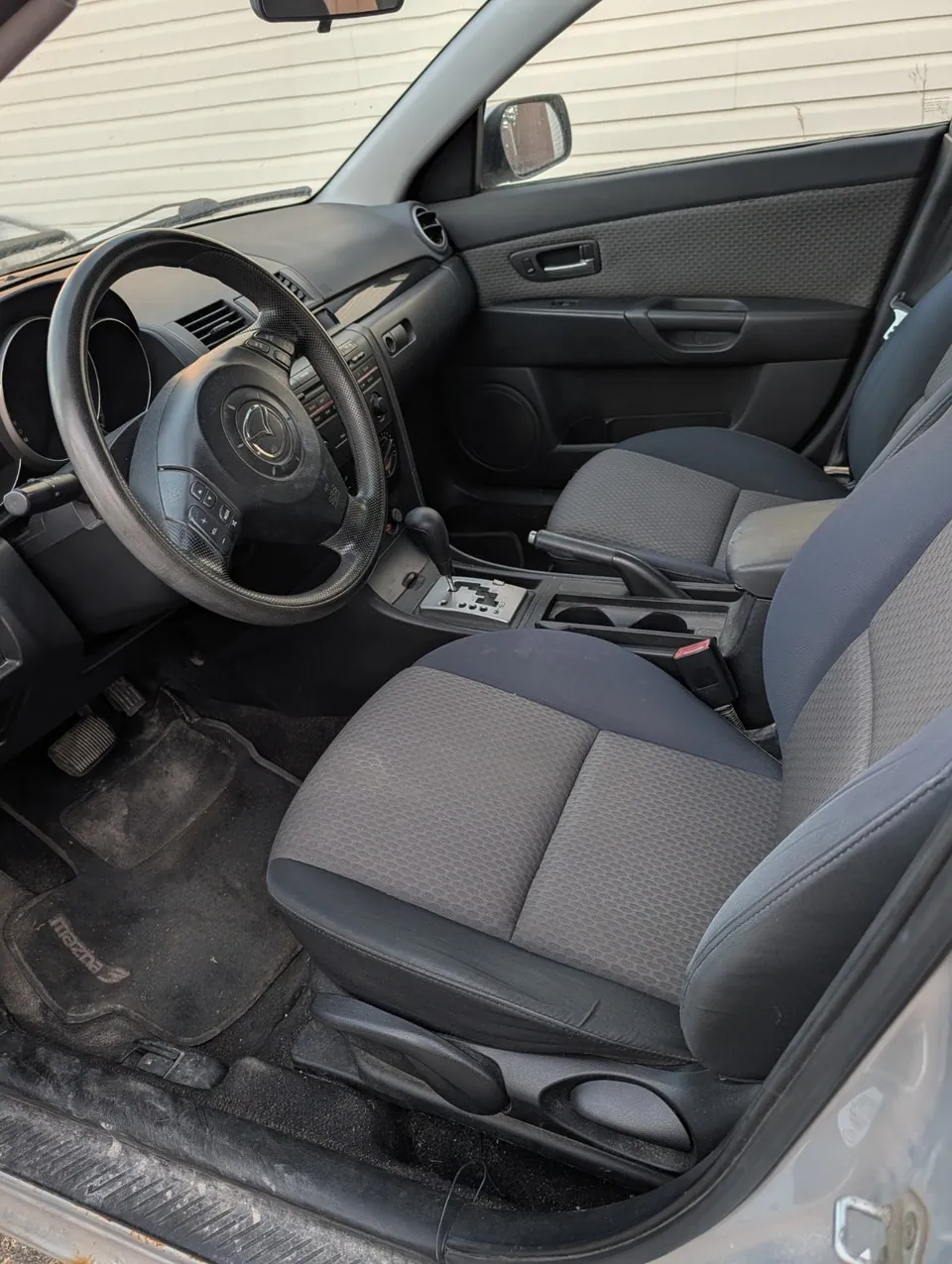 Mazda 3 2005 photo 2