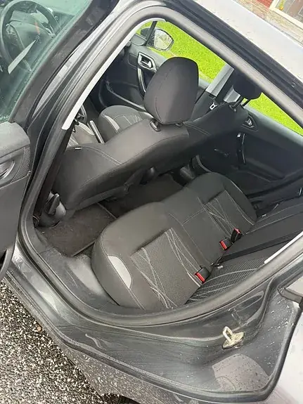 Peugeot 208 2014 photo 5