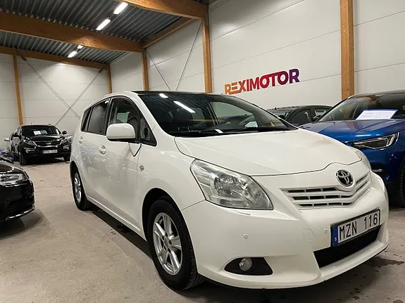Toyota Verso 2012 photo 2