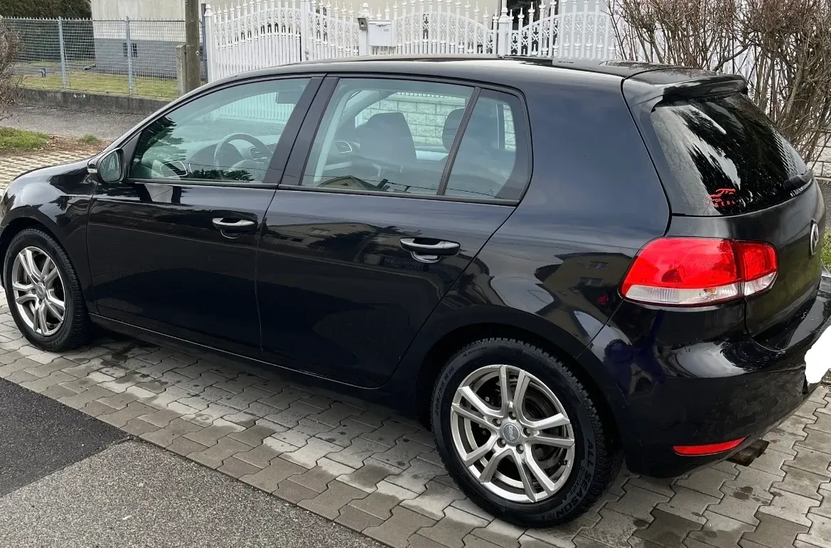 Volkswagen Golf 2009 photo 3