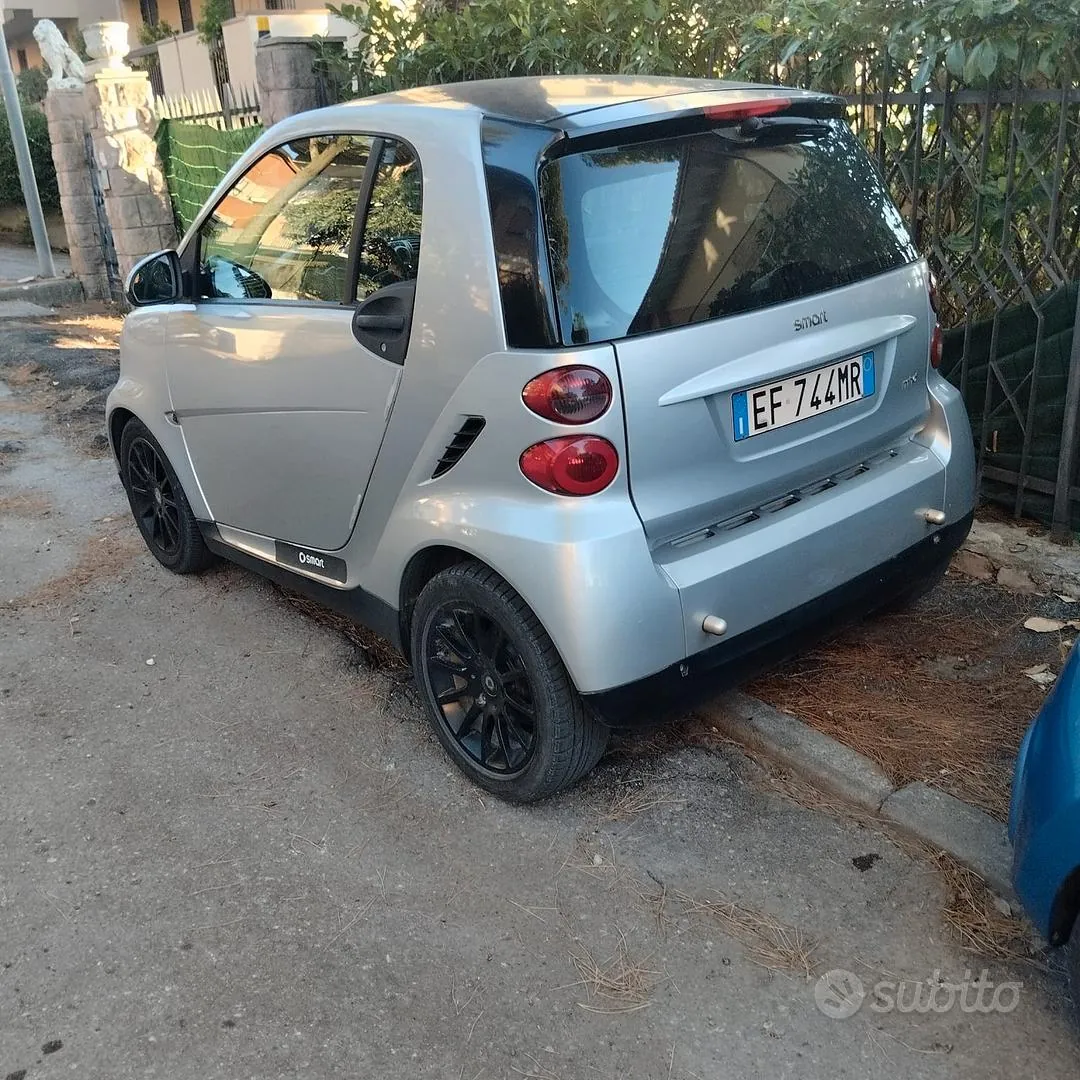 Smart Fortwo 2010 photo 2